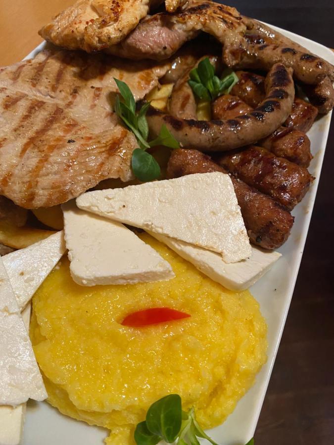Pensiunea Luka Slănic-Moldova Buitenkant foto