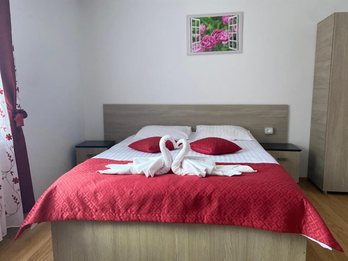 Pensiunea Luka Slănic-Moldova Buitenkant foto